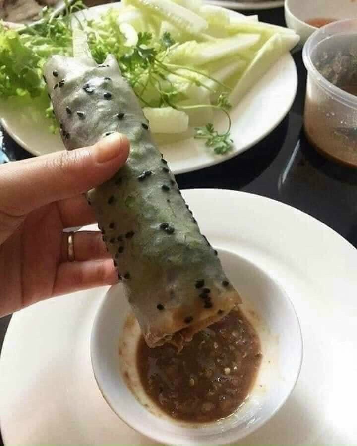 bánh tráng mè đen