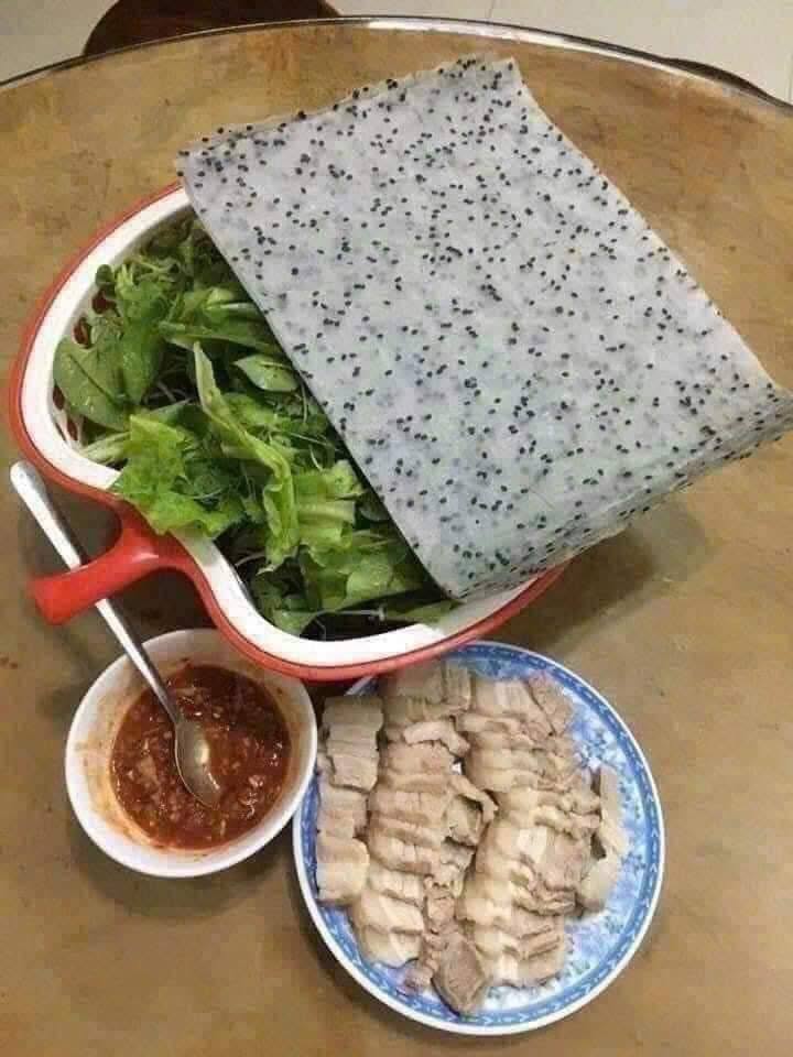 bánh tráng mè đen